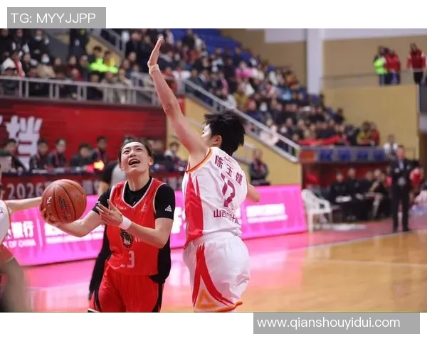 武汉篮球队耐力变革引发热议球迷期待新赛季的精彩表现与突破